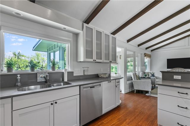 38 Sea View Avenue, South Kingstown, RI 02879