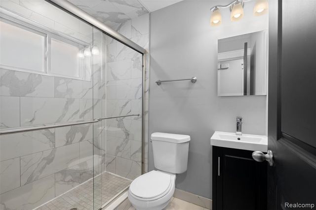 4401 Crooks Road, Royal Oak, MI 48073