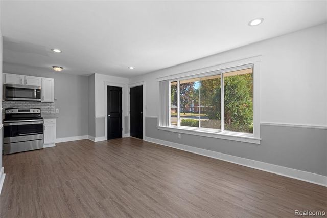 4401 Crooks Road, Royal Oak, MI 48073