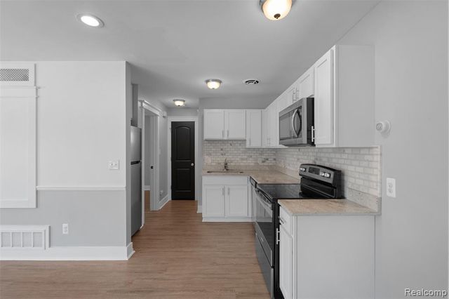 4401 Crooks Road, Royal Oak, MI 48073