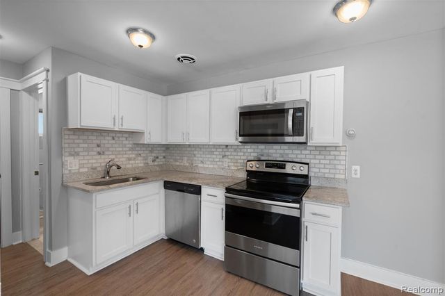 4401 Crooks Road, Royal Oak, MI 48073