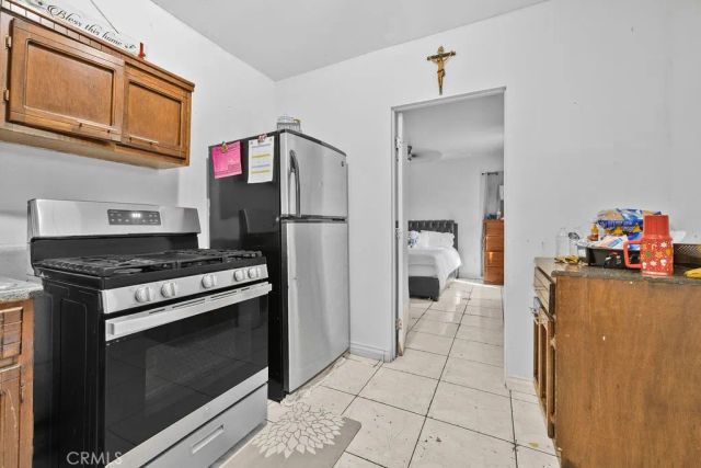 4237 Abbott Rd, Lynwood, CA 90262