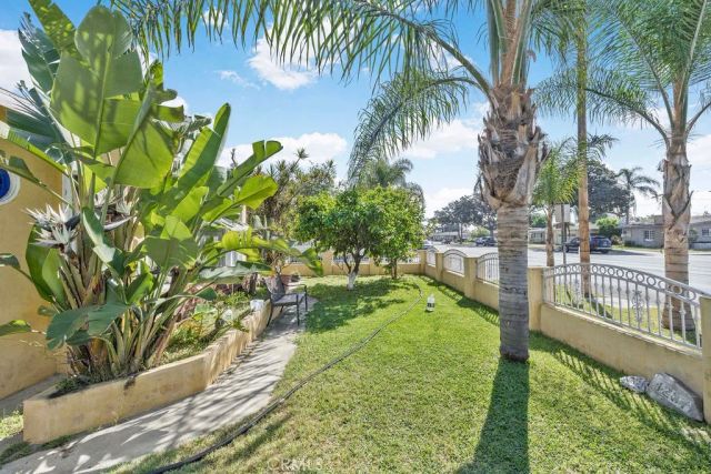 4237 Abbott Rd, Lynwood, CA 90262