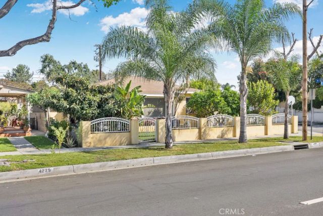 4237 Abbott Rd, Lynwood, CA 90262