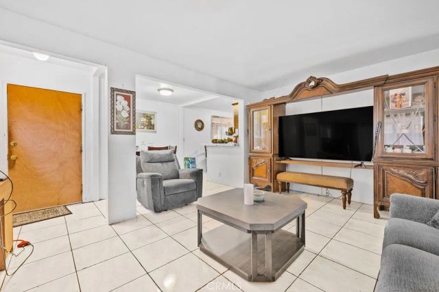 4237 Abbott Rd, Lynwood, CA 90262