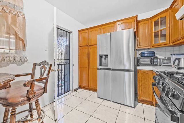 4237 Abbott Rd, Lynwood, CA 90262