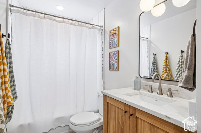 626 W IVY DR, Midvale, UT 84047