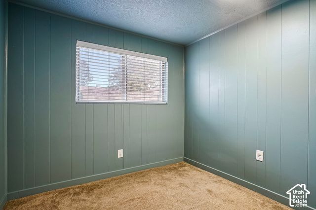 626 W IVY DR, Midvale, UT 84047