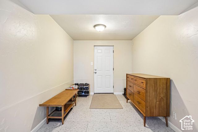 626 W IVY DR, Midvale, UT 84047