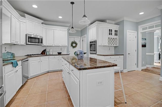 723 Euel Drive, Mcdonough, GA 30252