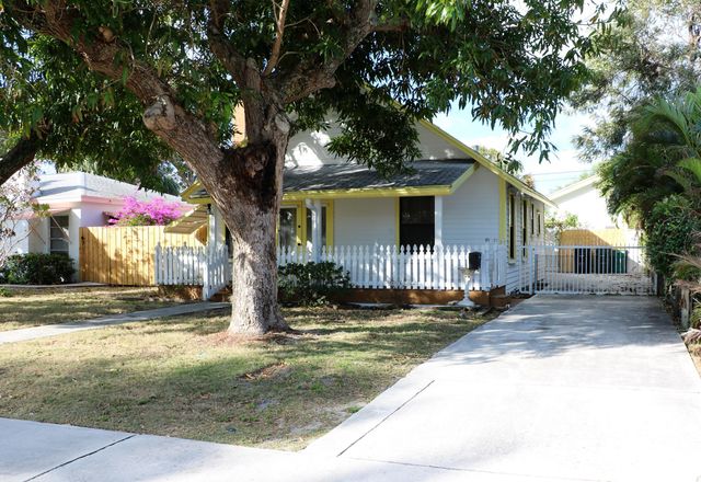 1021 S N Street, Lake Worth Beach, FL 33460