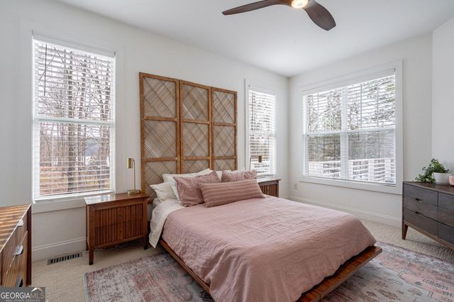 1000 Kings Row Road, Greensboro, GA 30642