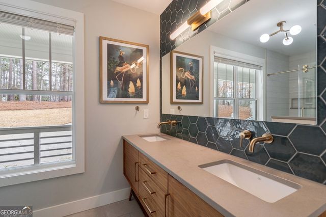 1000 Kings Row Road, Greensboro, GA 30642