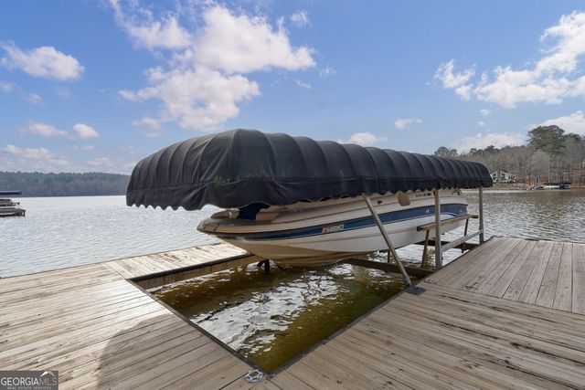 1000 Kings Row Road, Greensboro, GA 30642