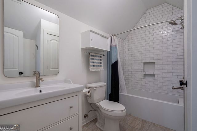 1000 Kings Row Road, Greensboro, GA 30642