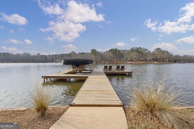 1000 Kings Row Road, Greensboro, GA 30642