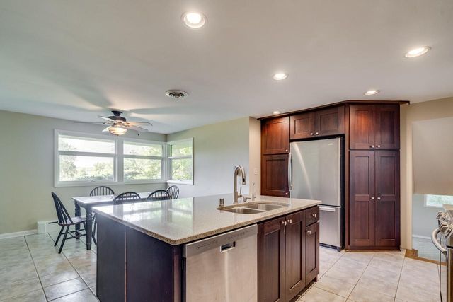 9000 263rd AVENUE, Salem, WI 53168