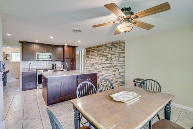 9000 263rd AVENUE, Salem, WI 53168