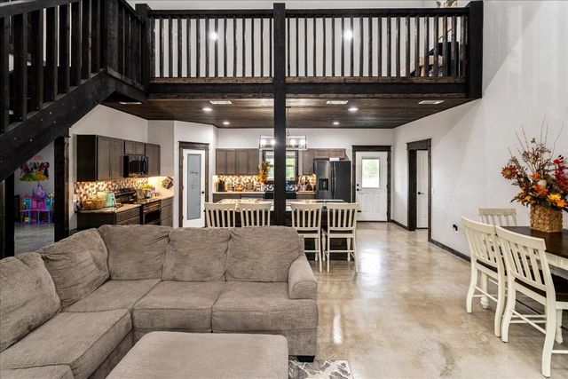 2032 Pahal Road, Huntington, TX 75949