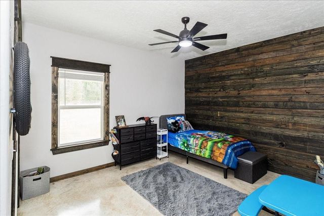 2032 Pahal Road, Huntington, TX 75949