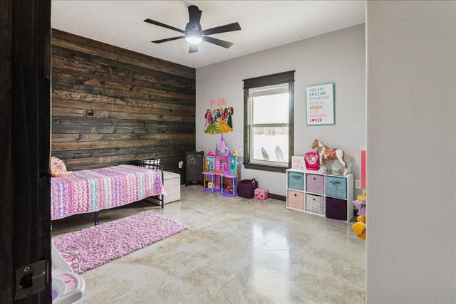 2032 Pahal Road, Huntington, TX 75949