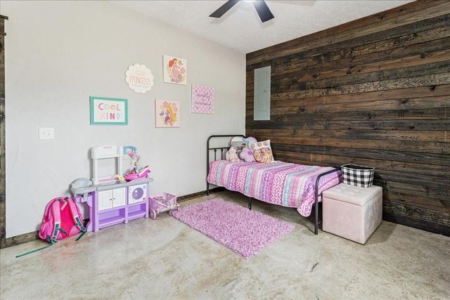 2032 Pahal Road, Huntington, TX 75949