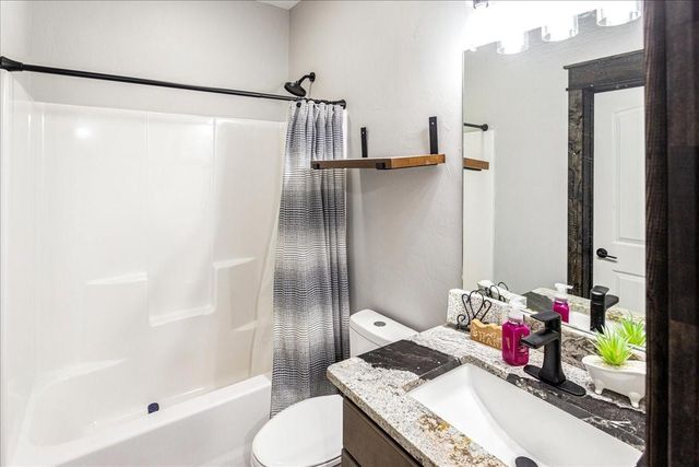 2032 Pahal Road, Huntington, TX 75949