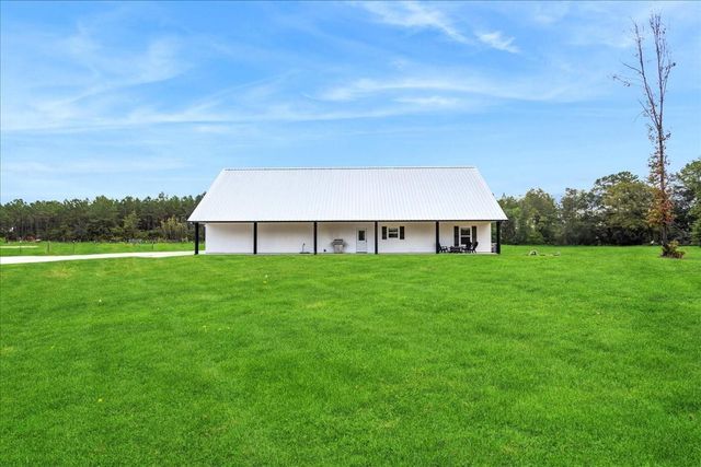 2032 Pahal Road, Huntington, TX 75949