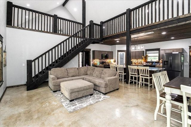 2032 Pahal Road, Huntington, TX 75949