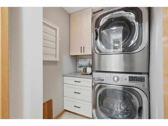 57 Quamwell Avenue, Lakeland, MN 55043