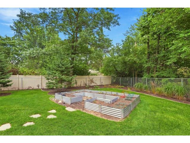 57 Quamwell Avenue, Lakeland, MN 55043