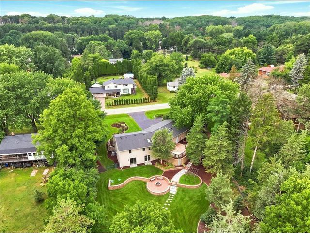 57 Quamwell Avenue, Lakeland, MN 55043