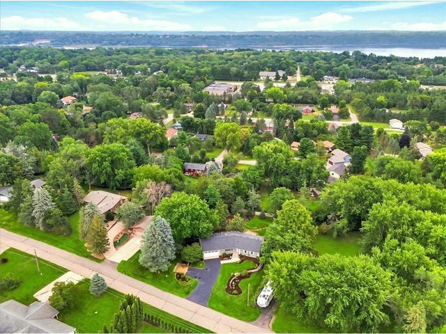 57 Quamwell Avenue, Lakeland, MN 55043
