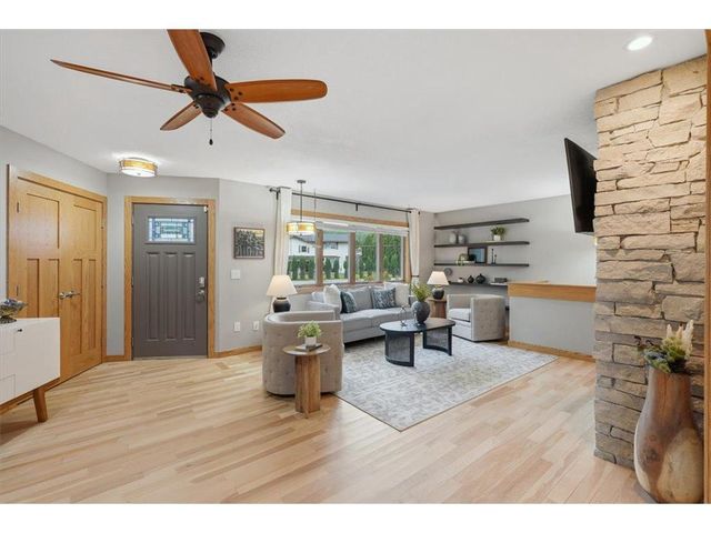 57 Quamwell Avenue, Lakeland, MN 55043