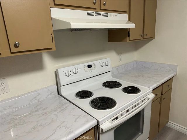 276 Streamwood, Irvine, CA 92620