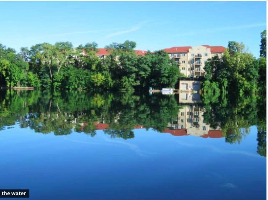 N51W34861 Wisconsin AVENUE #3116, Okauchee, WI 53069
