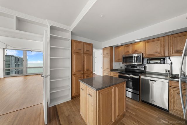 880 N Lake Shore Drive 25EF, Chicago, IL 60611