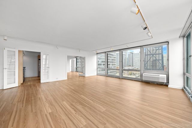 880 N Lake Shore Drive 25EF, Chicago, IL 60611