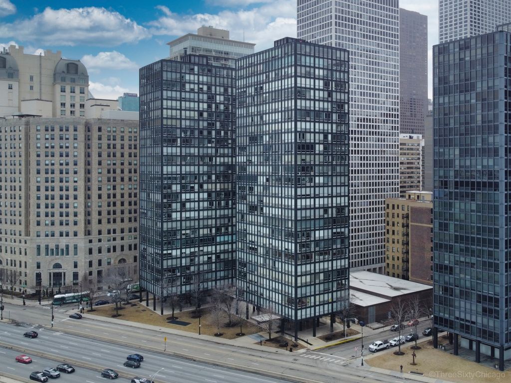 880 N Lake Shore Drive 25EF, Chicago, IL 60611