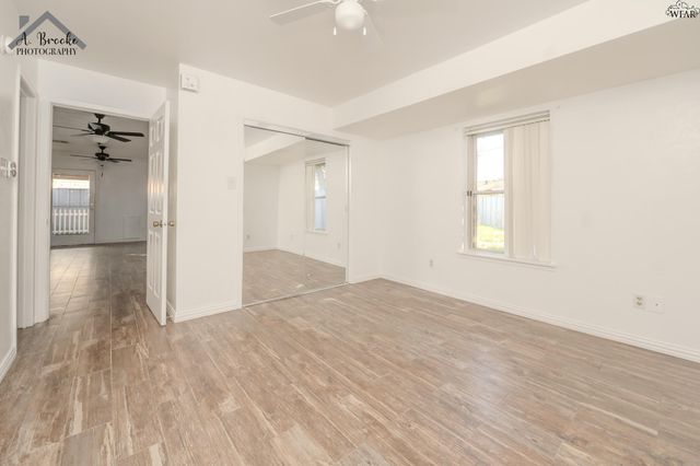 913 FOLEY AVENUE, Iowa Park, TX 76367