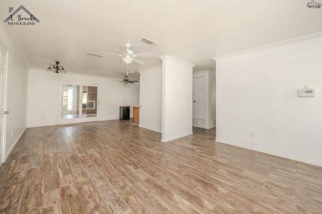 913 FOLEY AVENUE, Iowa Park, TX 76367