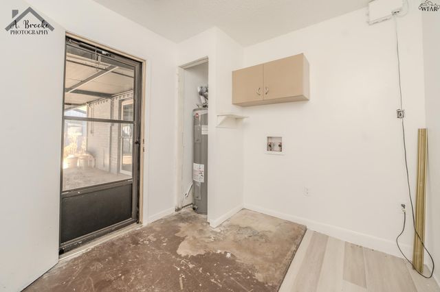 913 FOLEY AVENUE, Iowa Park, TX 76367