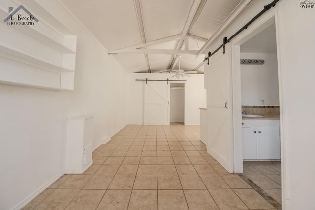 913 FOLEY AVENUE, Iowa Park, TX 76367