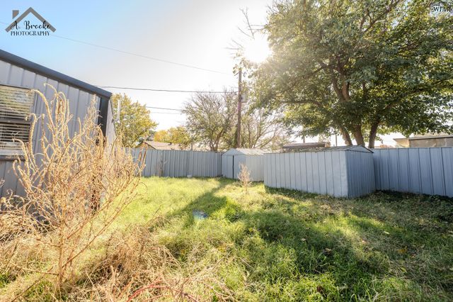 913 FOLEY AVENUE, Iowa Park, TX 76367