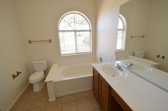 9941 E Paseo San Bernardo, Tucson, AZ 85747