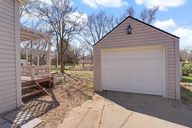 1008 Funston St, Salina, KS 67401