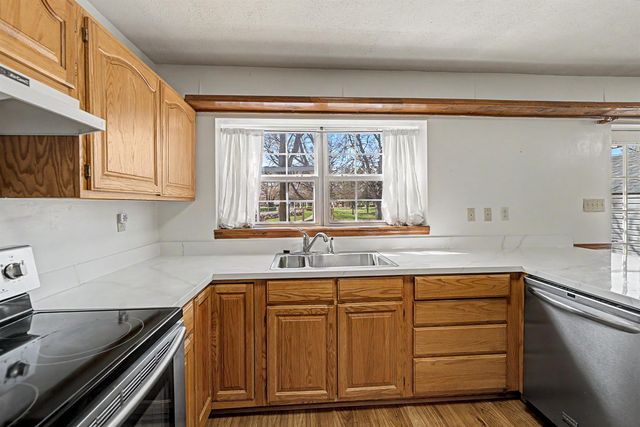 1008 Funston St, Salina, KS 67401