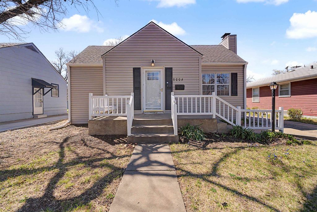 1008 Funston St, Salina, KS 67401