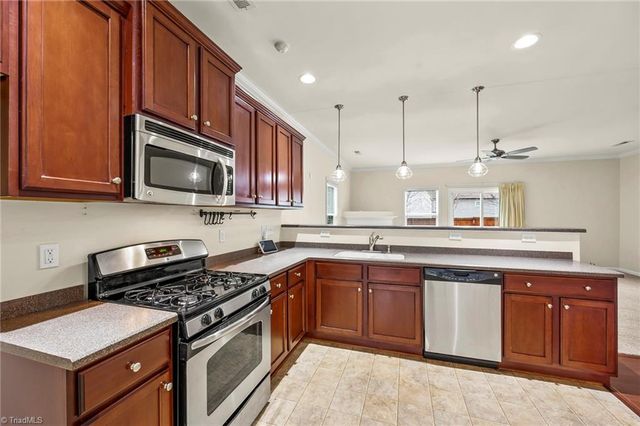 1570 Country Lane, Kernersville, NC 27284