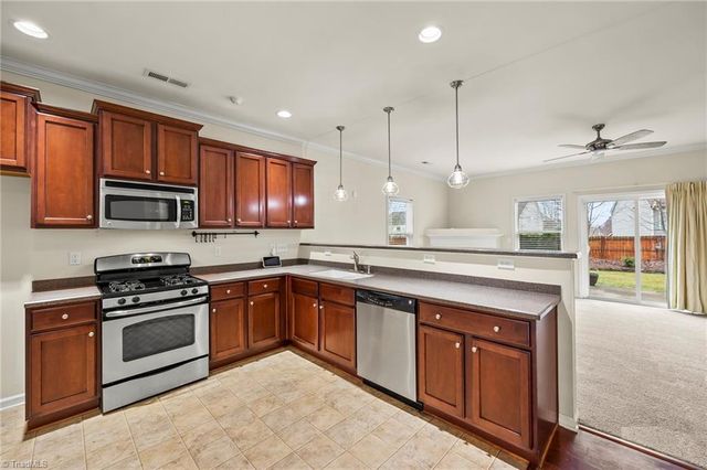 1570 Country Lane, Kernersville, NC 27284